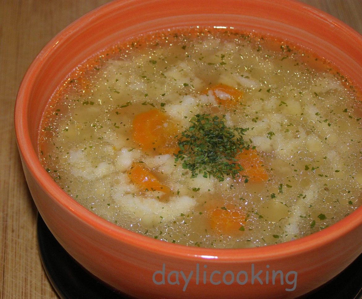 Przepis na rybny rosół z lanymi kluskami