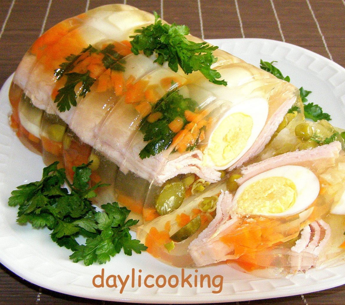 Przepis na kolorową galaretkę wytrawną z szybką, jajkiem i jarzynami