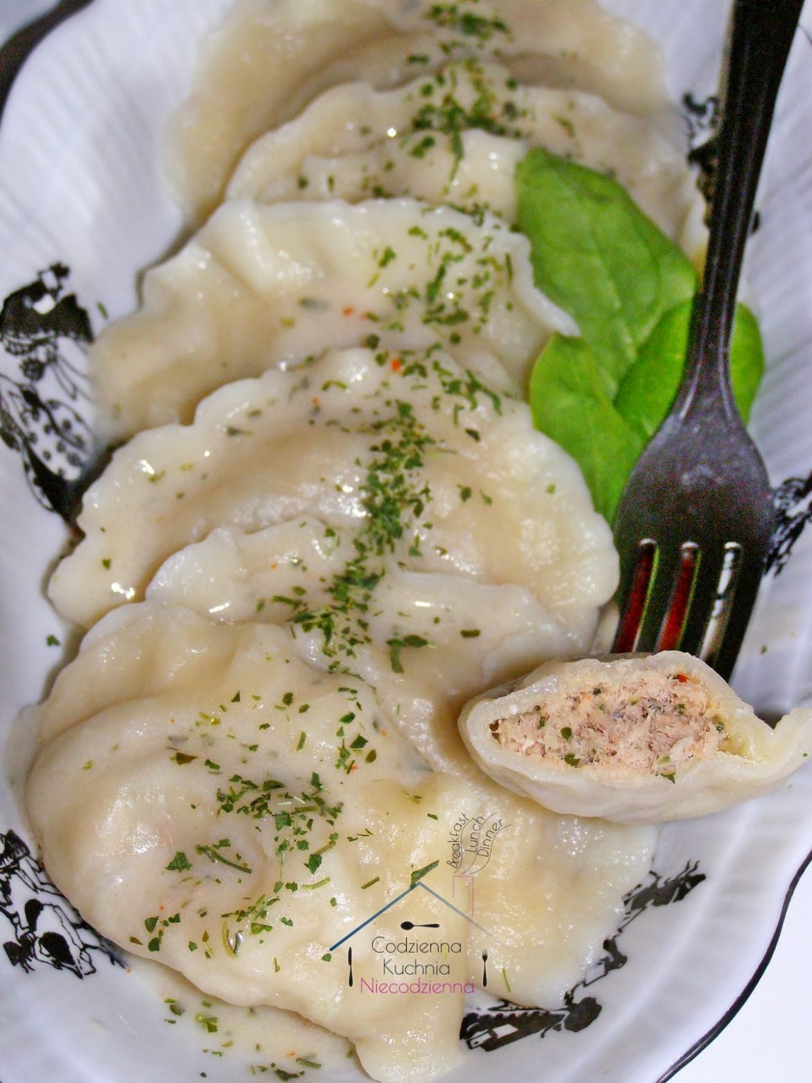 Przepis na Pierogi z mięsem i warzywami z rosołu