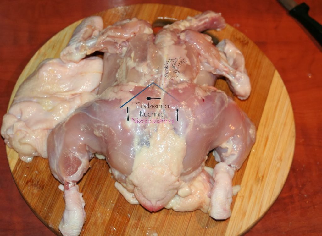 jak oddzielić skórę z kurczaka od mięsa?