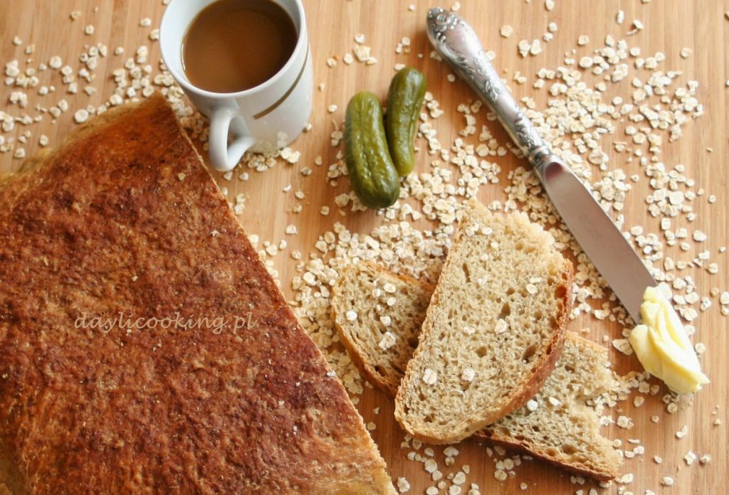 Chleb pszenny na płatkach owsianych