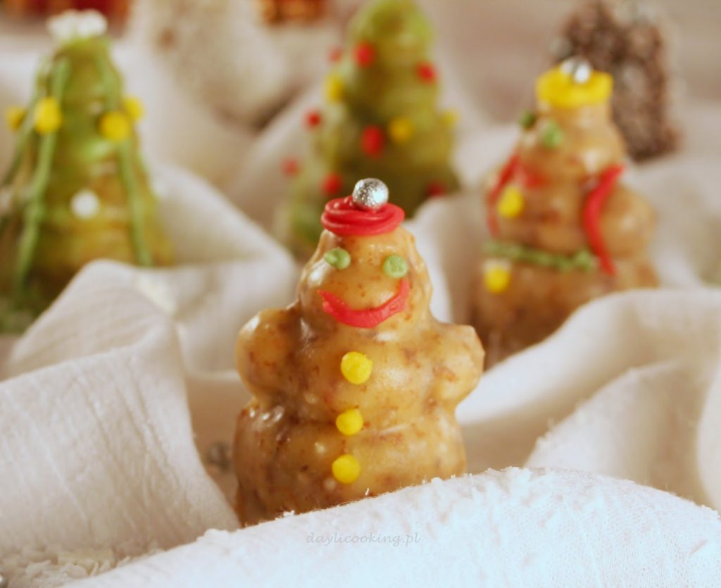 Przepis na orzechowe ciasteczka świąteczne ule