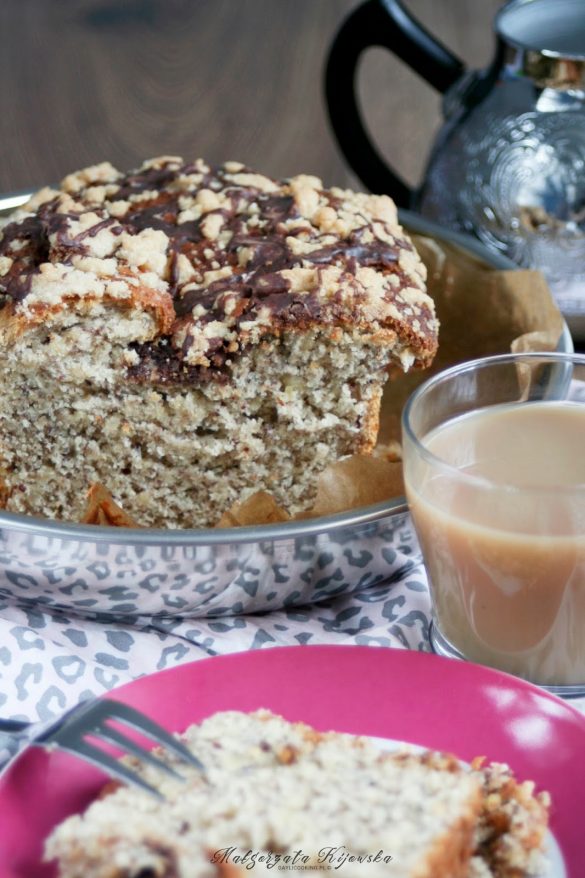 Ciasto drożdżowe z orzechami laskowymi