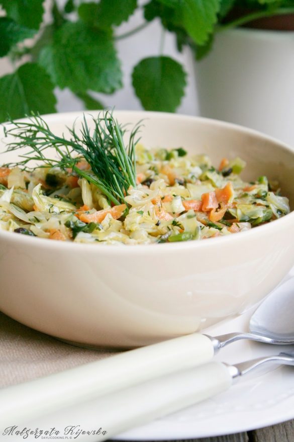 Przepis na młodą kapustę duszoną na maśle