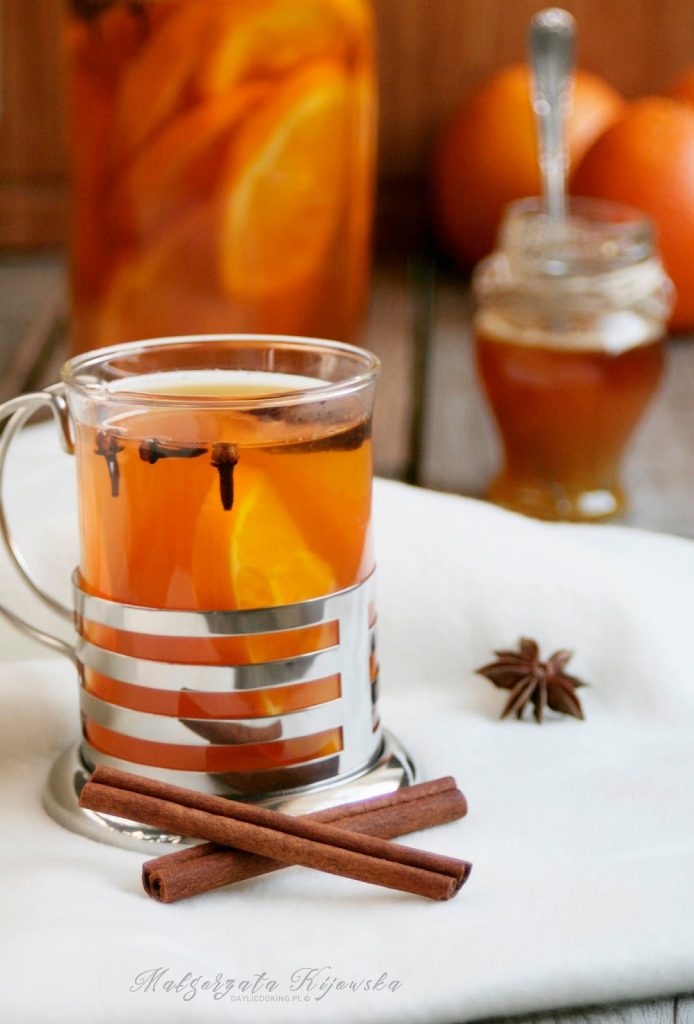 Rozgrzewająca herbata pomarańczowa z przyprawami korzennymi - przepis
