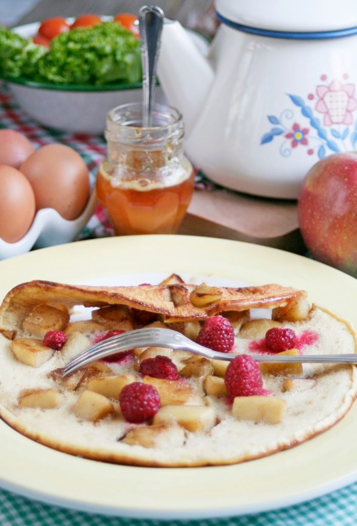 słodkie śniadanie, co dla dzieci na śniadanie, jabłka z cynamonem w cieście, naleśniki na słodko, daylicooking
