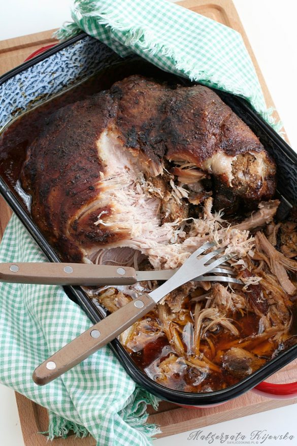 Pulled pork, czyli szarpana (rwana) wieprzowina Przepis na łopatkę wieprzową pulled pork
