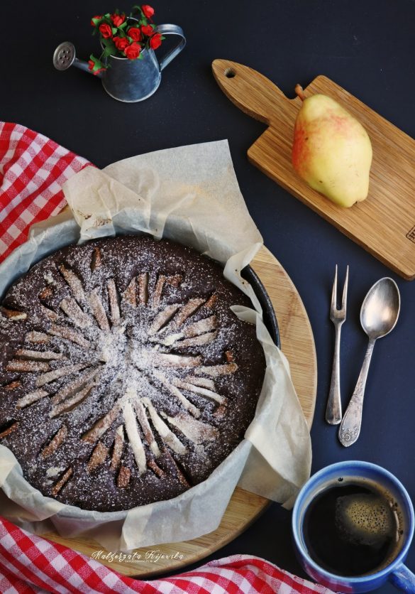 Przepis na mocno czekoladowe ciasto z gruszkami