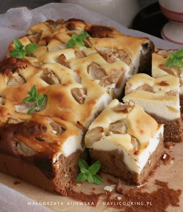 Przepis na ucierane ciasto kawowe z sernikiem i owocami