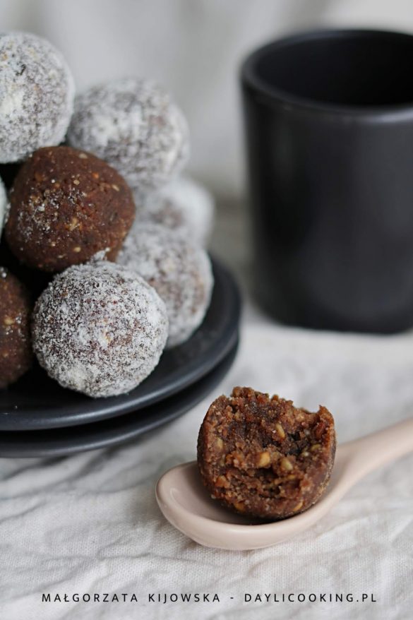 Przepis na praliny z prażonego słonecznika i mąki kokosowej