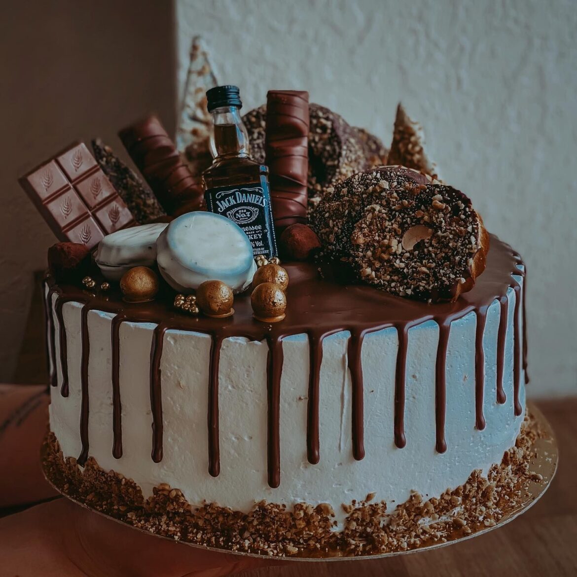 Tort z butelką prawdziwego Jack Daniel’s