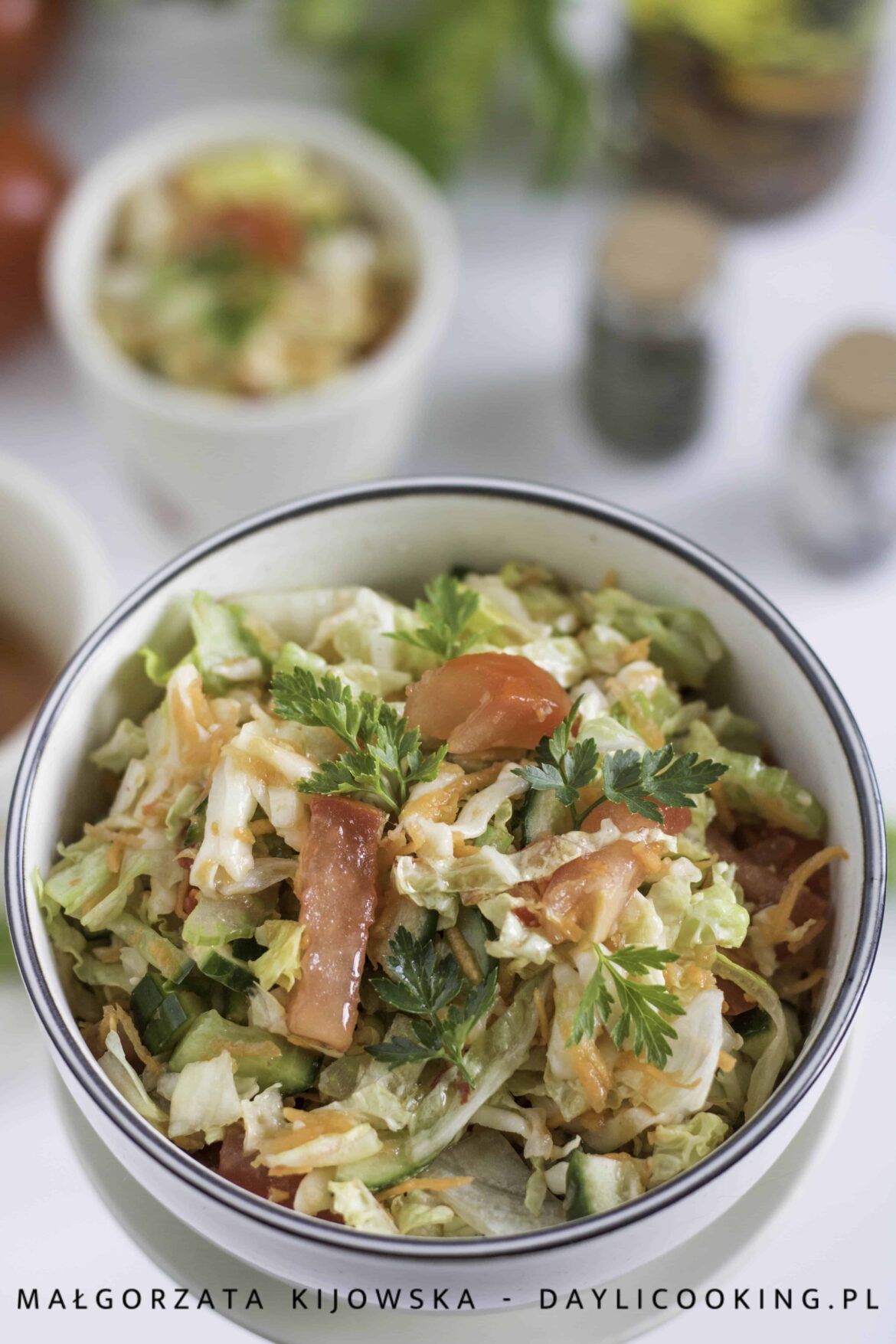 Kolorowa sałatka z letnich warzyw