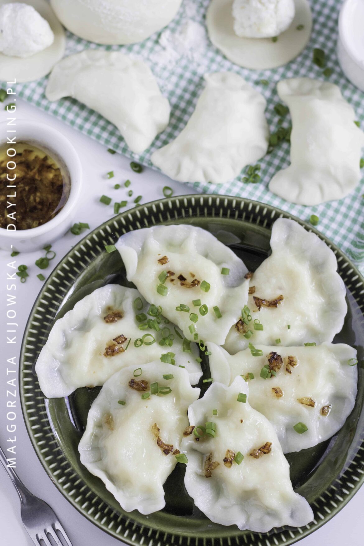 przepis na pierogi z serem na słono