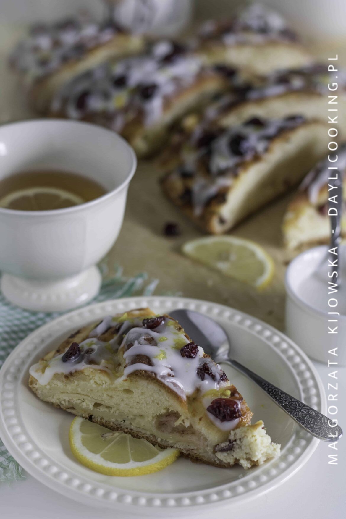 ciasto drożdżowe z serem i żurawiną