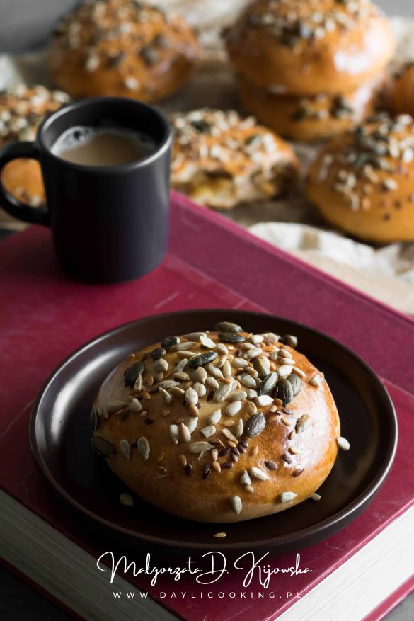 bułeczki z pieczarkami i serem