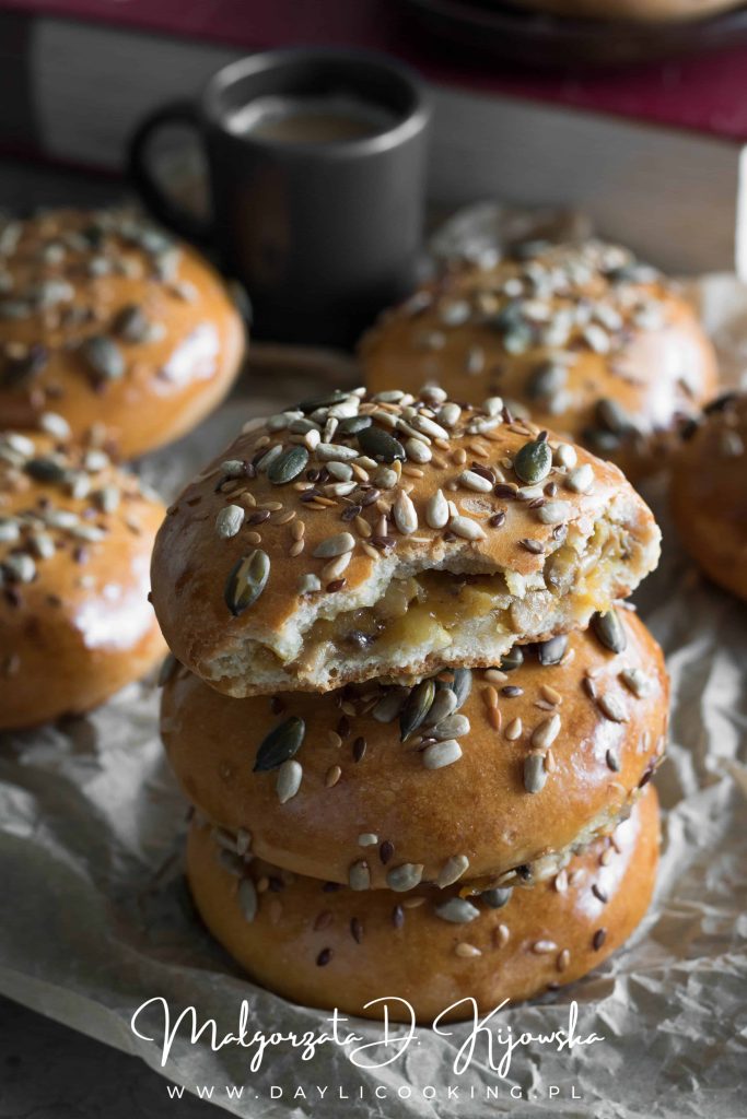 bułeczki z pieczarkami i serem