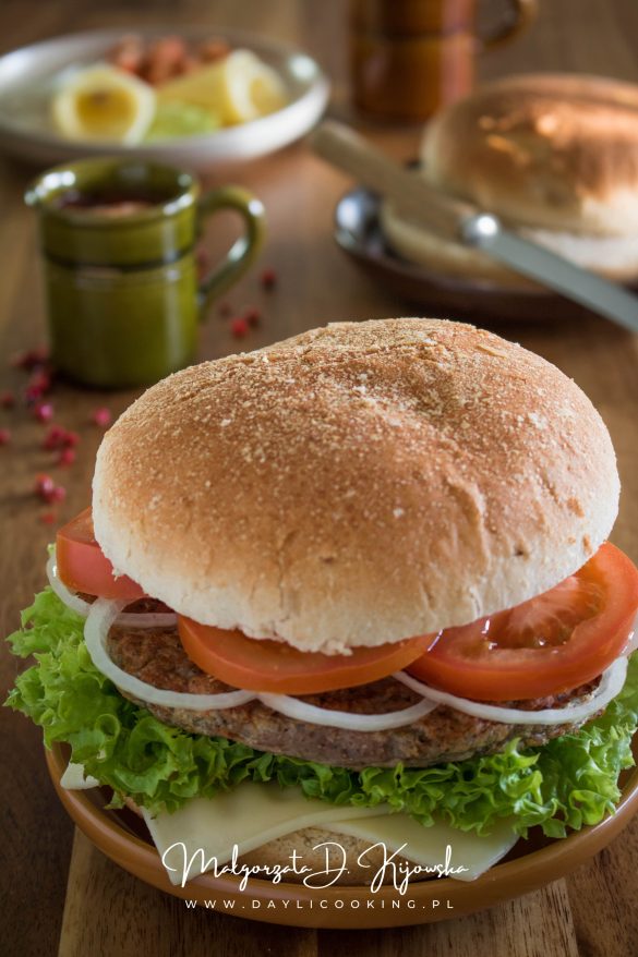 domowy burger wołowy z siołami