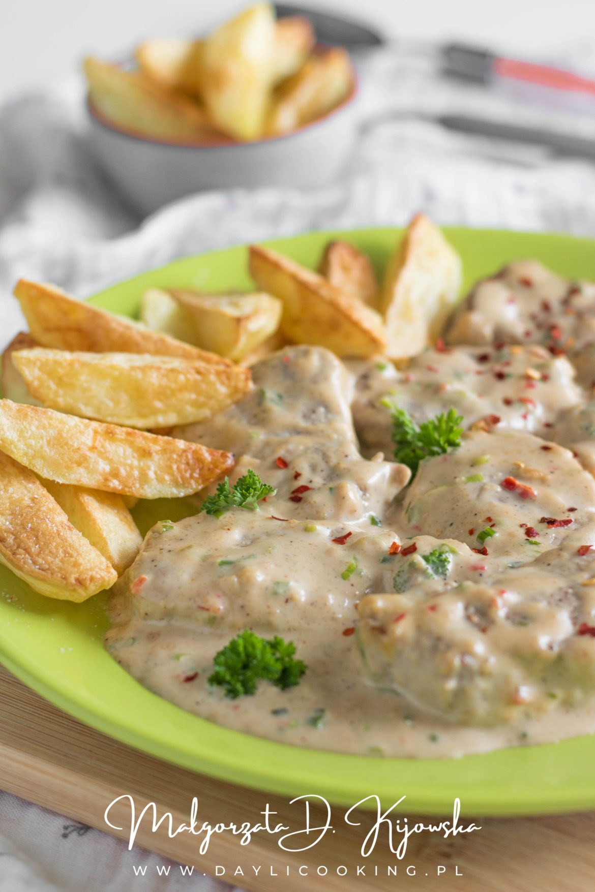 polędwiczki wieprzowe w sosie orzechowym